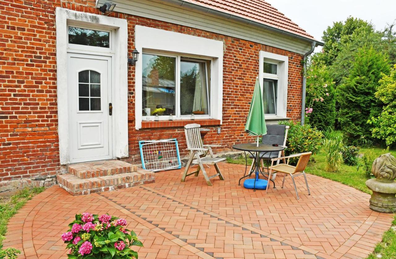 Ferienwohnungen Im Gutshaus Gnies Exteriér fotografie